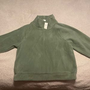 Various sweatshirts/hoodies.